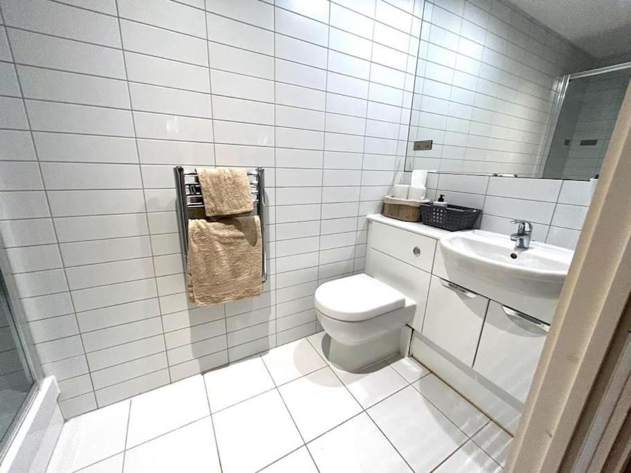 לונדון O2 Excel City Airport Apartment מראה חיצוני תמונה